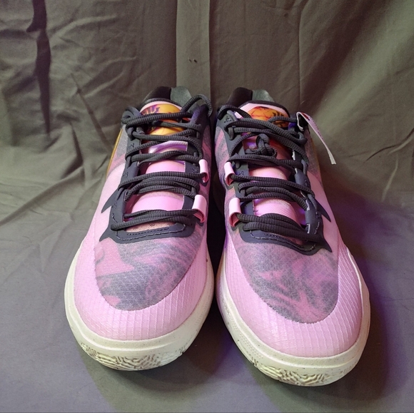 Nike Kyrie 8 ASW pink foam - Picture 2 of 5